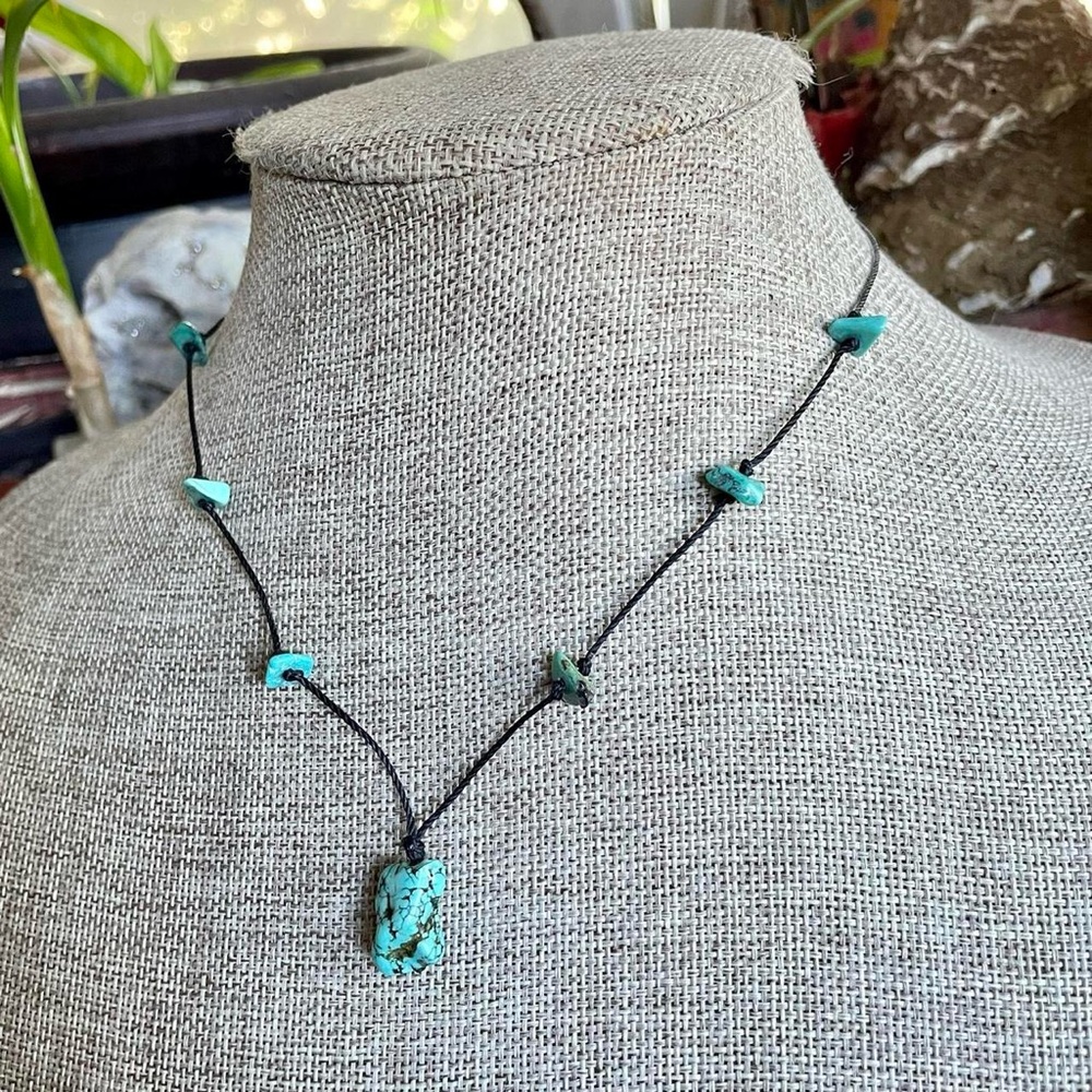 Turquoise Howlite boho necklace - Picture 4 of 5